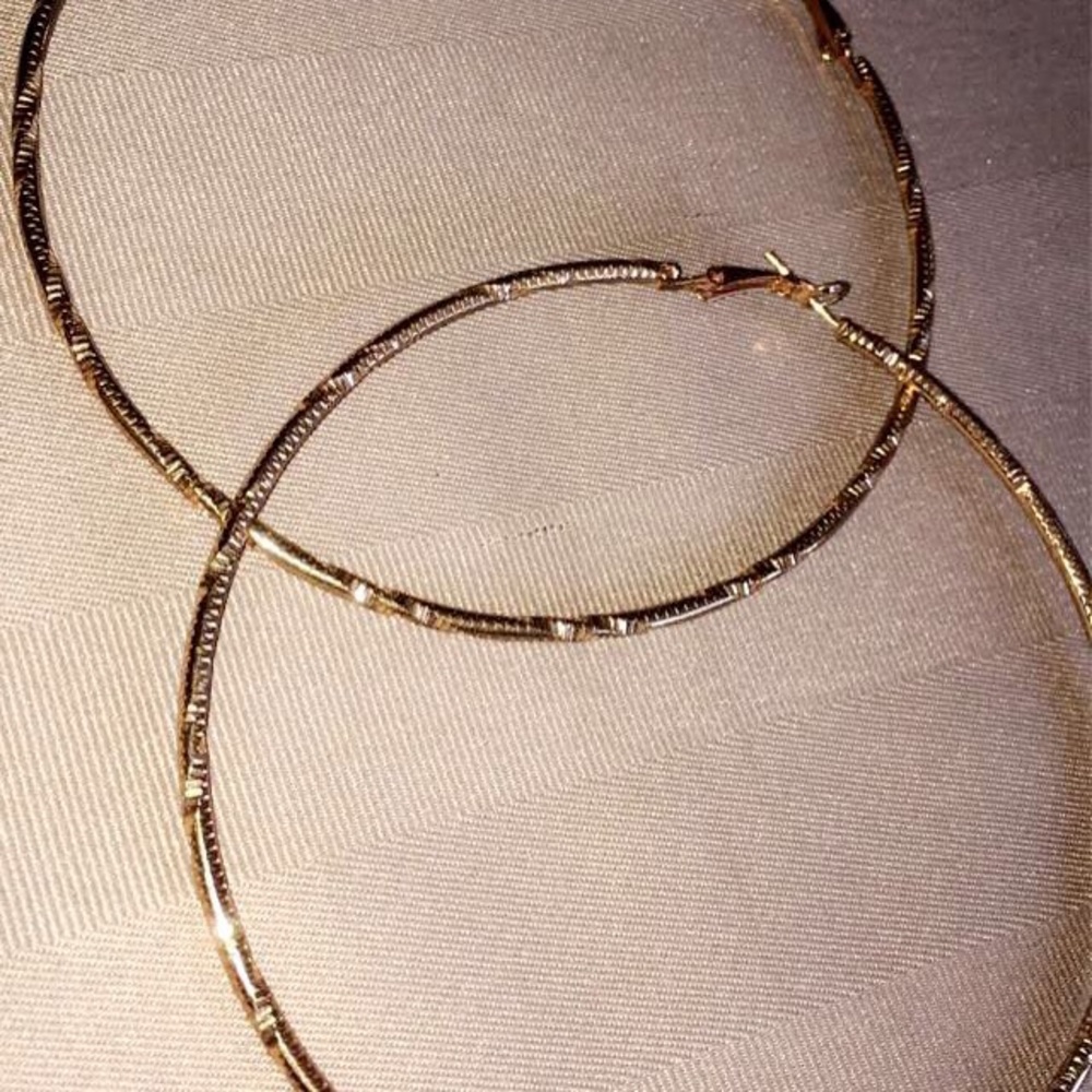 Gold hoops 💫